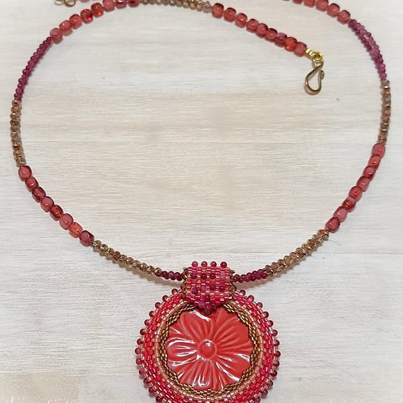 Handcrafted Gemstone necklace, cherry quartz with center ceramic medalion - Picture 5 of 8